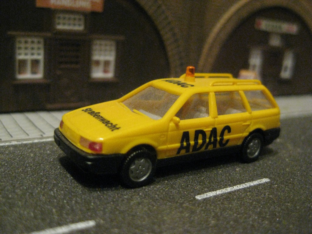 VW Passat Kombi "ADAC Straßenwacht"