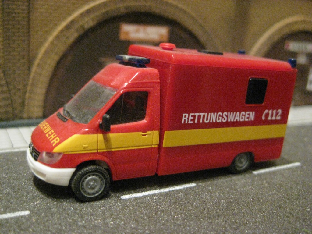 Mercedes Benz Sprinter Koffer-RTW "Feuerwehr"
