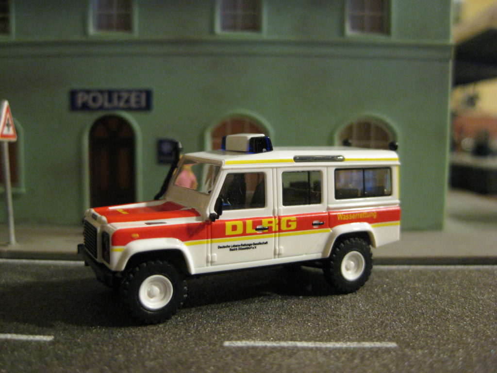 Land Rover Defender 110 "DLRG Düsseldorf"