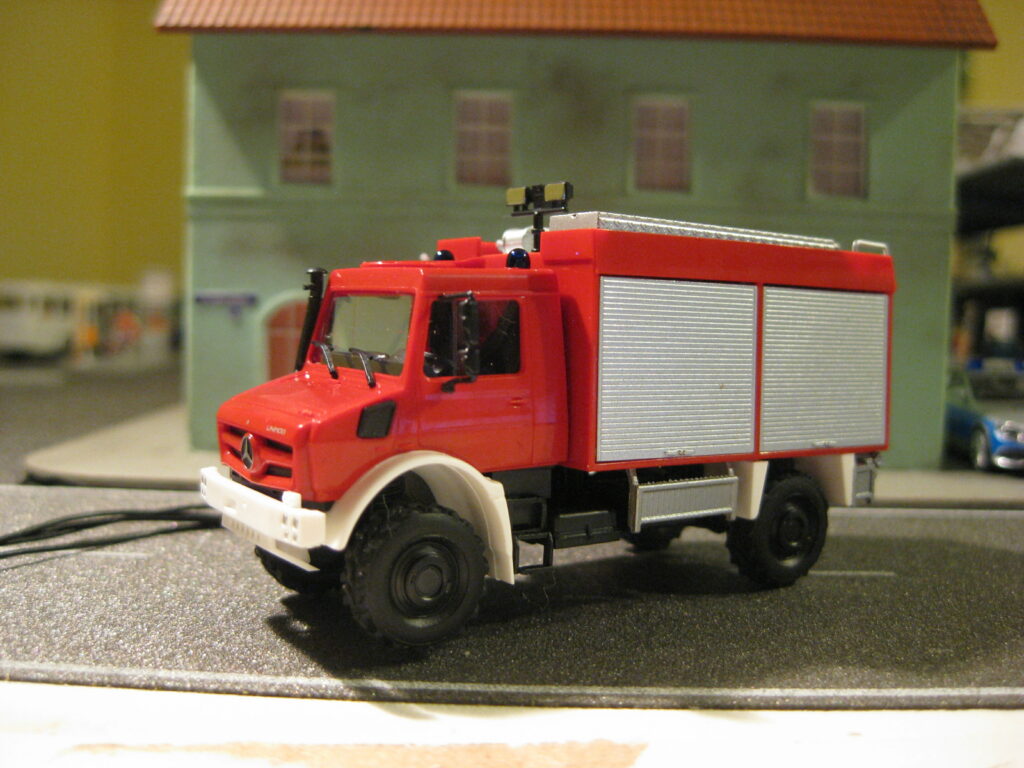 MB Unimog U 5023 "Feuerwehr" TLF3000 (Blinkelektronik)